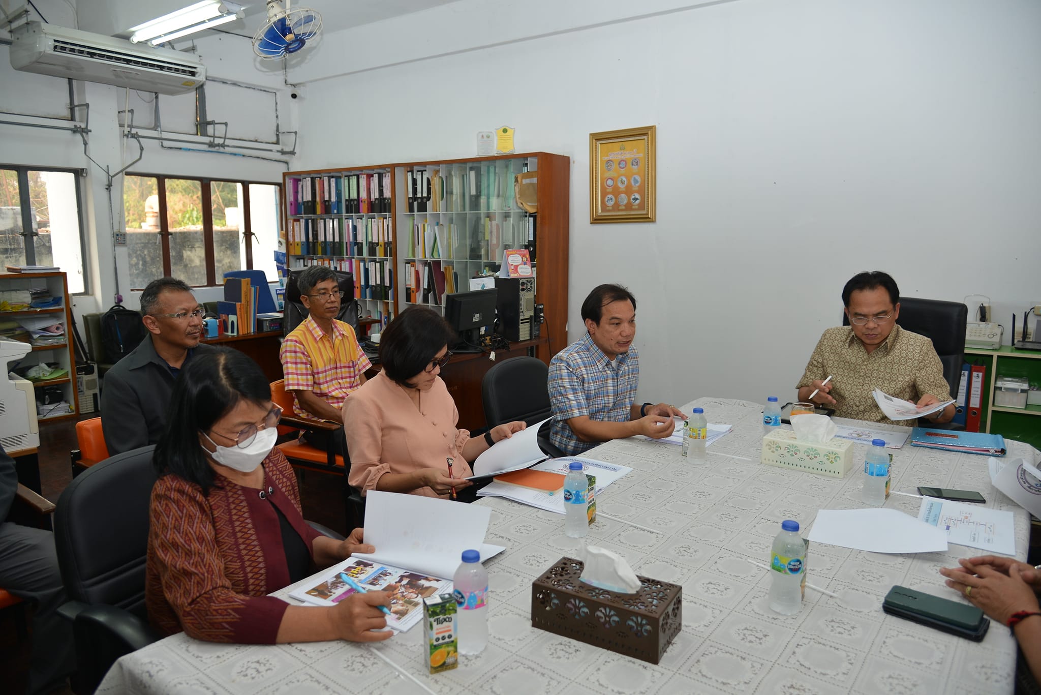 ผู้อำนวยการสำนักประชาสัมพันธ์เขต 1 ( ดร.พรพิทักษ์ แม้นศิริ ) พร้อมคณะผู้บริหาร และเจ้าหน้าที่ ออกประเมิน สถานีวิทยุกระจายเสียงแห่งประเทศไทย ดีเด่น ระดับเขต และ สำนักงานประชาสัมพันธ์จังหวัด ดีเด่น ระดับภาค 1 และการนิเทศติดตามงานของหน่วยงานในสังกัดสำนักประชาสัมพันธ์เขต 1 กรมประชาสัมพันธ์ ประจำปีงบประมาณ 2566 ในพื้นที่ 11 จังหวัดภาคอีสานตอบบน ณ สวศ.ขก.